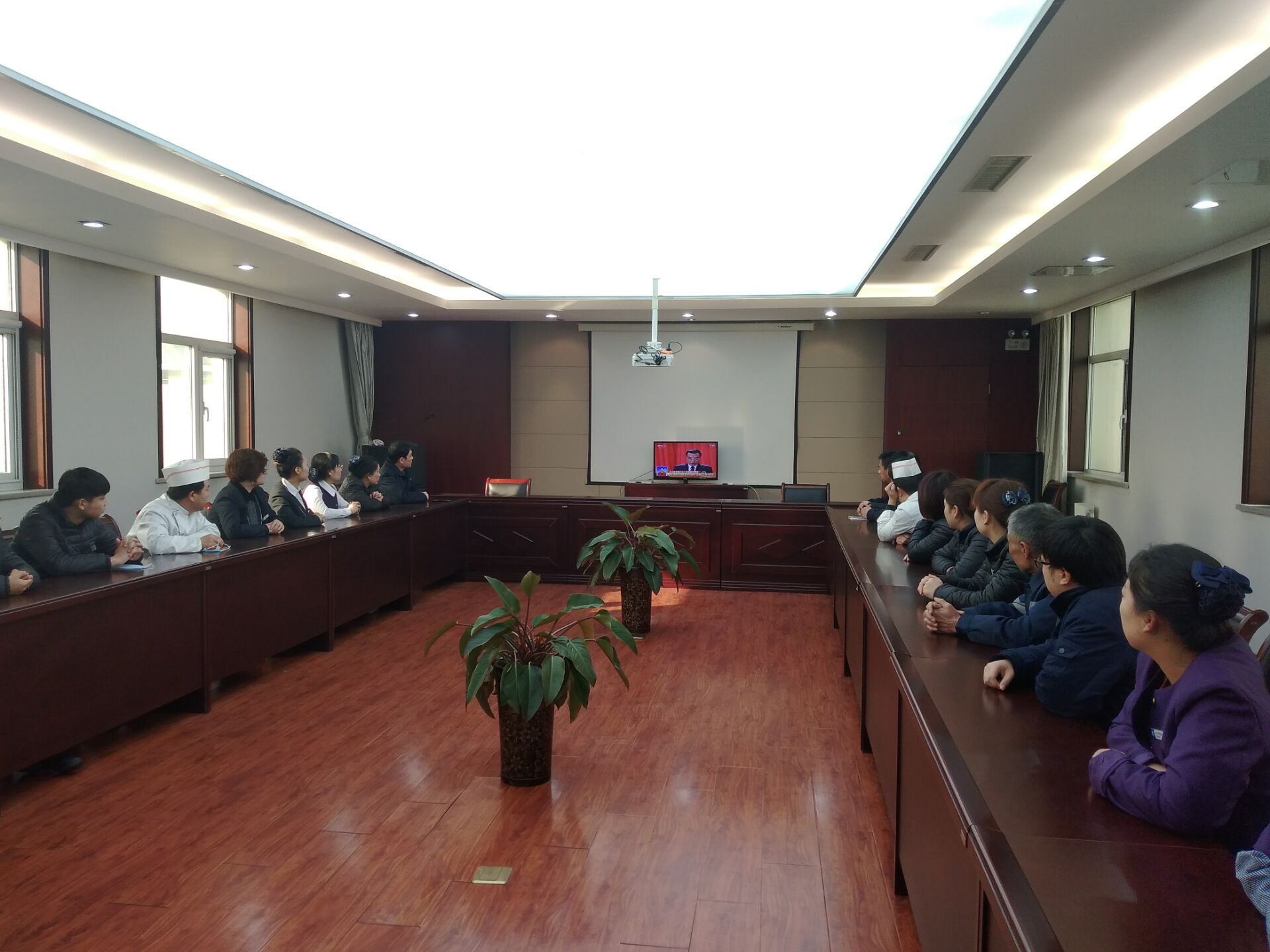 D:\郵箱里的稿件\霸州服務(wù)區(qū)組織收看十三屆全國人大一次會(huì)議開幕盛況.jpg D:\郵箱里的稿件\霸州服務(wù)區(qū)組織收看十三屆全國人大一次會(huì)議開幕盛況.jpg