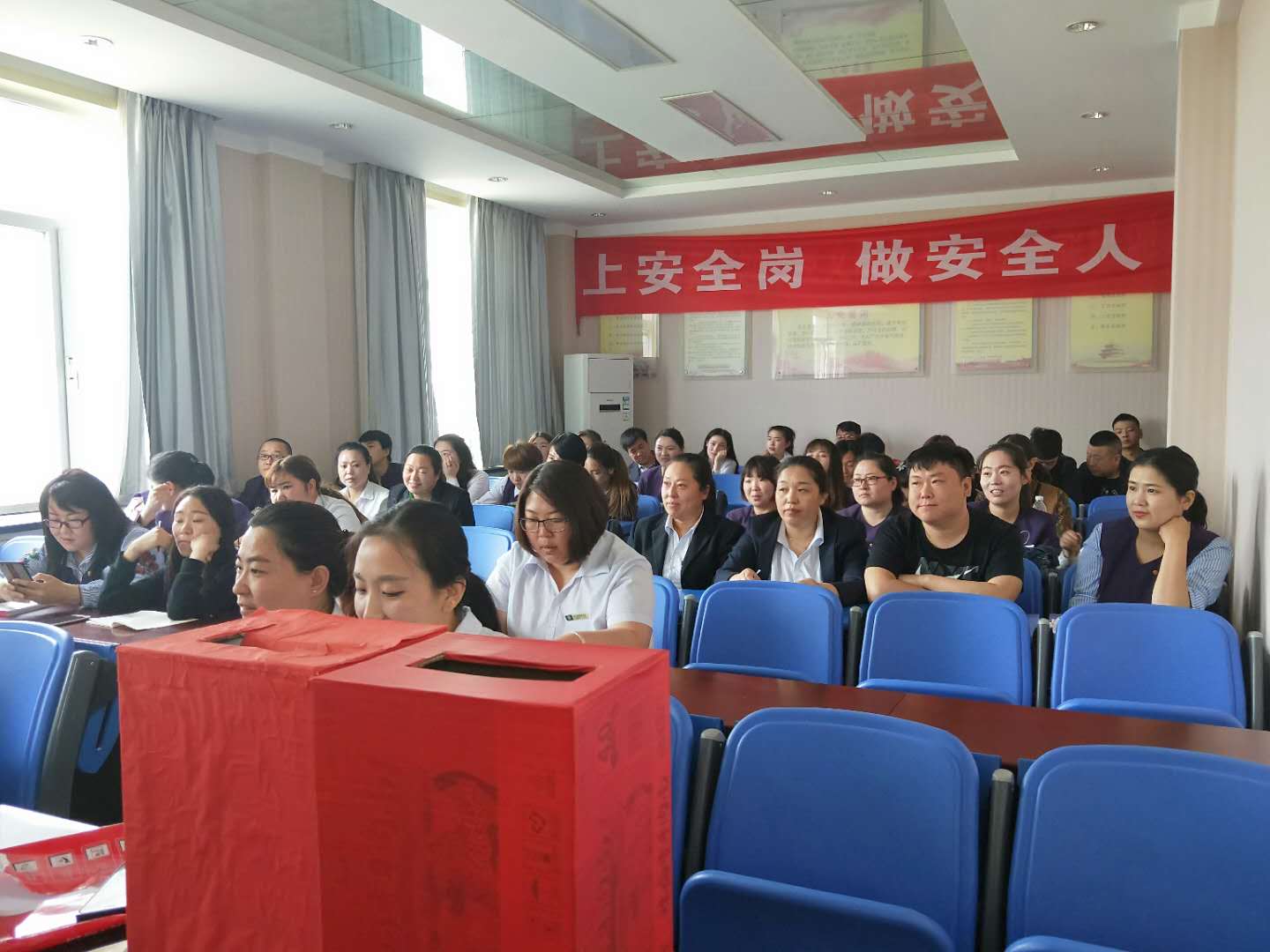 先進(jìn)個.jpg 先進(jìn)個.jpg